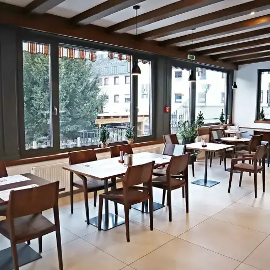 Seitwerk Hotel Uffing am Staffelsee Fruehstuecksraum 530x530