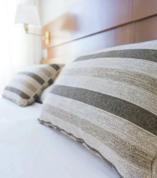 Seitwerk Hotel Uffing am Staffelsee Hotelzimmer Kopfkissen 530x600