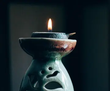 Seitwerk Hotel Uffing am Staffelsee Kerze Wellness Bereich 360x300