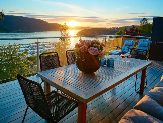 Seitwerk Hotel Uffing am Staffelsee Terasse mit Seeblick 530x400